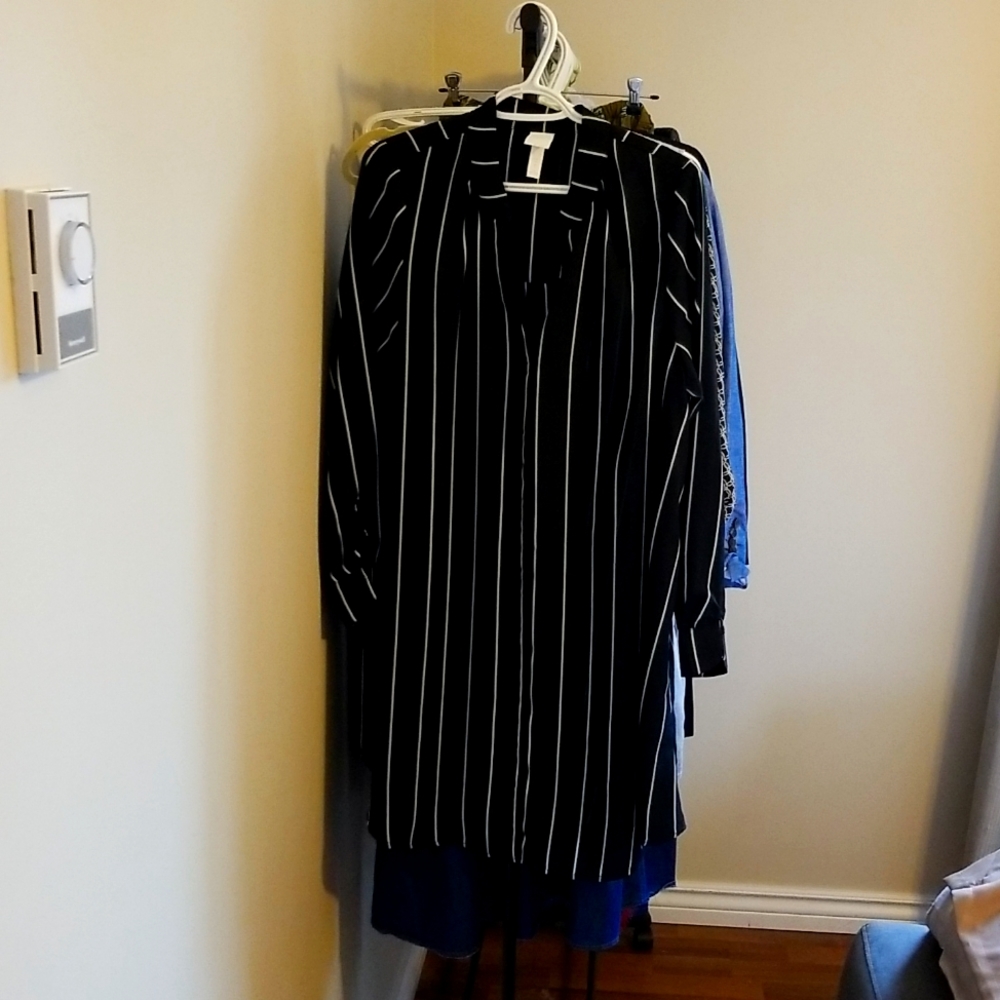 H&M brand new, long sleeve, no tag, stylish dress, can be a long blouse